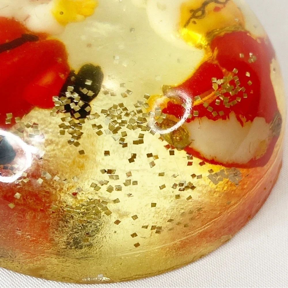 Vintage Resin Santa Mrs Claus Glitter Dome Paperweight Retro Christmas Decor